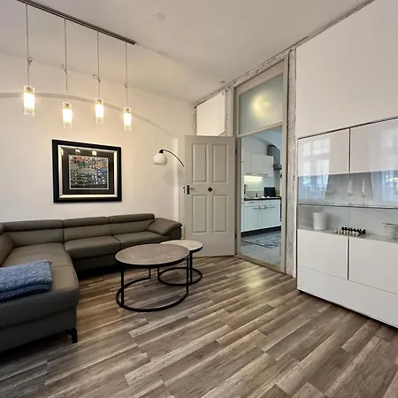 Maxima Apartment
